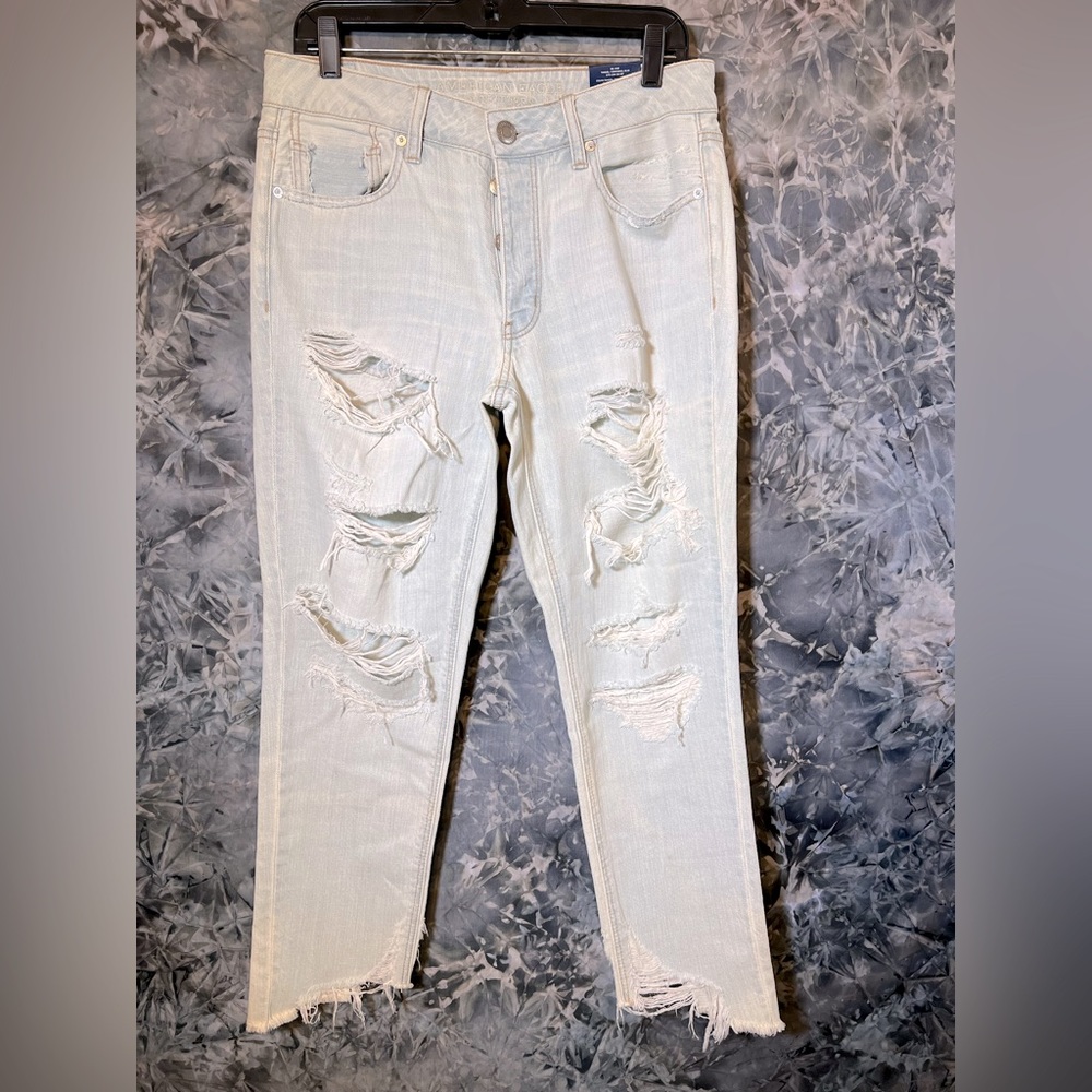 American Eagle Tommy girl light wash distressed baggy denim jeans size 6